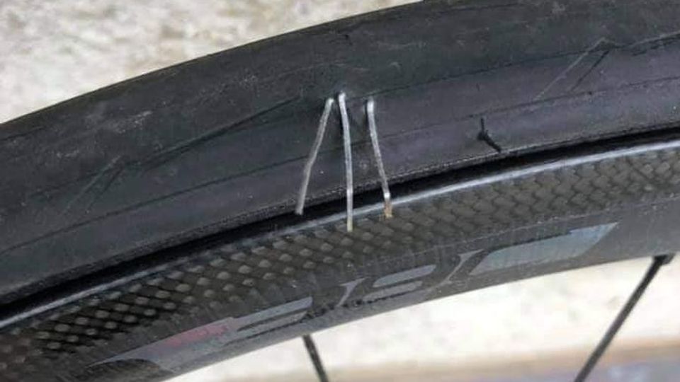 A Brienno e Colonno le graffette anti ciclisti A Brienno e Colonno le graffette anti ciclisti