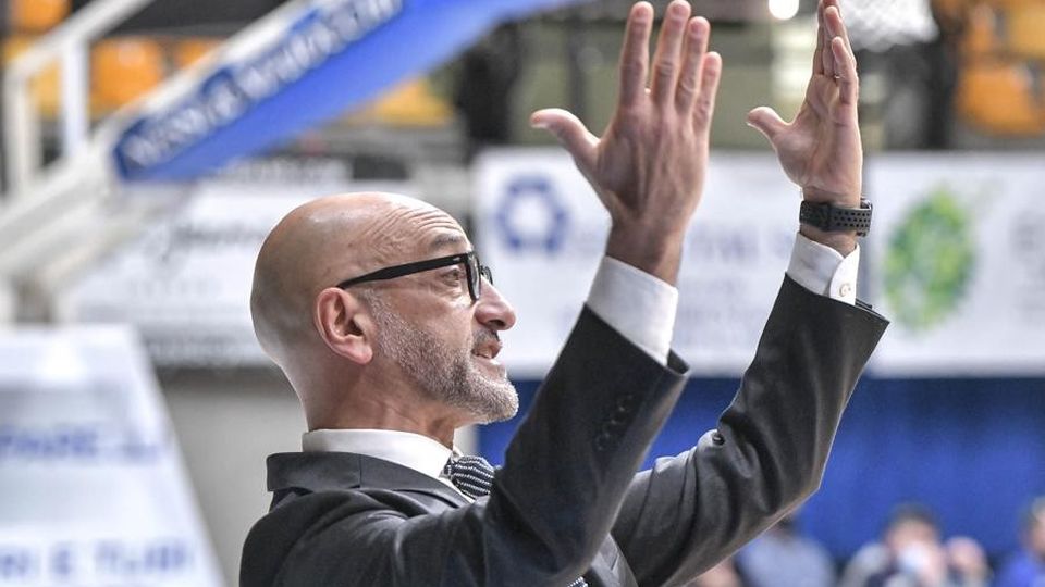 Vitucci: «Noi una buona gara Capisco i problemi di Cantù» Vitucci: «Noi una buona gara Capisco i problemi di Cantù»