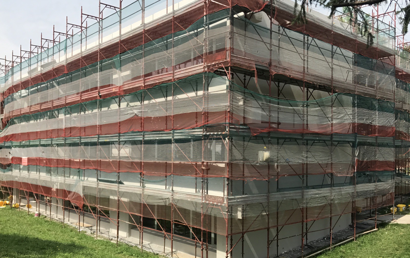 Bonus 110%, maxi detrazione esclusa per gli edifici grezzi, sì ai condomini