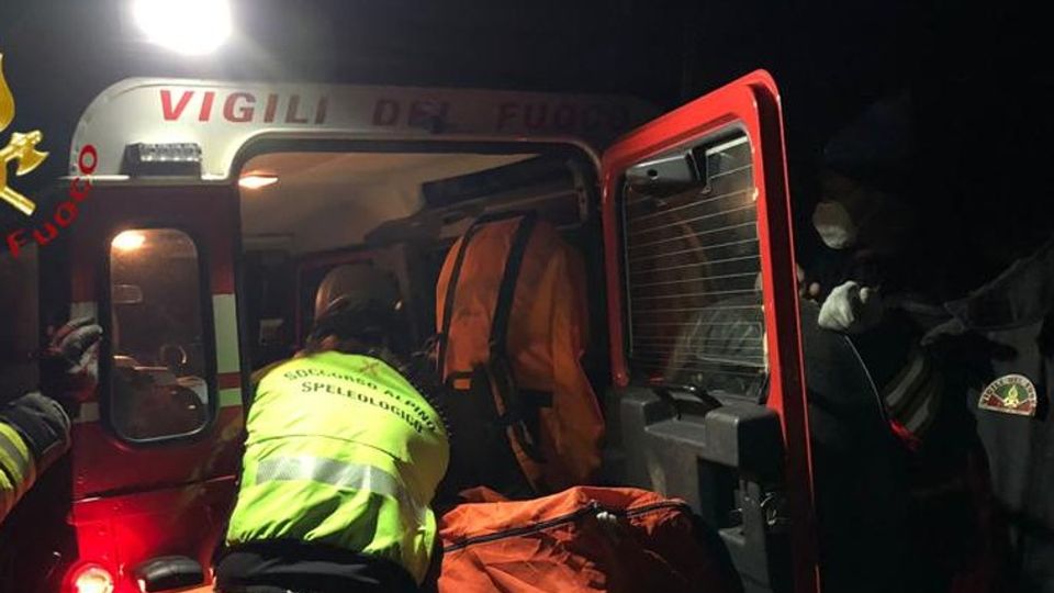 Livo, i familiari lo cercano Era morto in baita per un malore Livo, i familiari lo cercano Era morto in baita per un malore