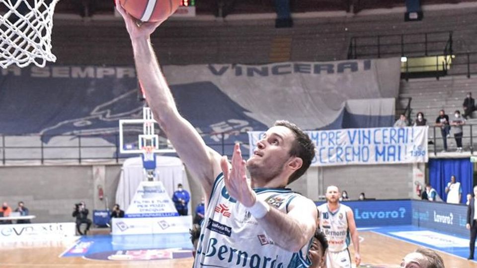 Bucchi: «Testa bassa Pensiamo a vincere» Bucchi: «Testa bassa Pensiamo a vincere»
