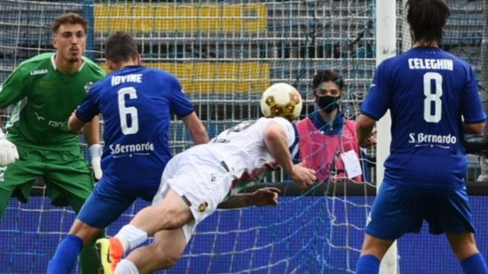Radio mercato sugli azzurri I nomi associati al Como Radio mercato sugli azzurri I nomi associati al Como