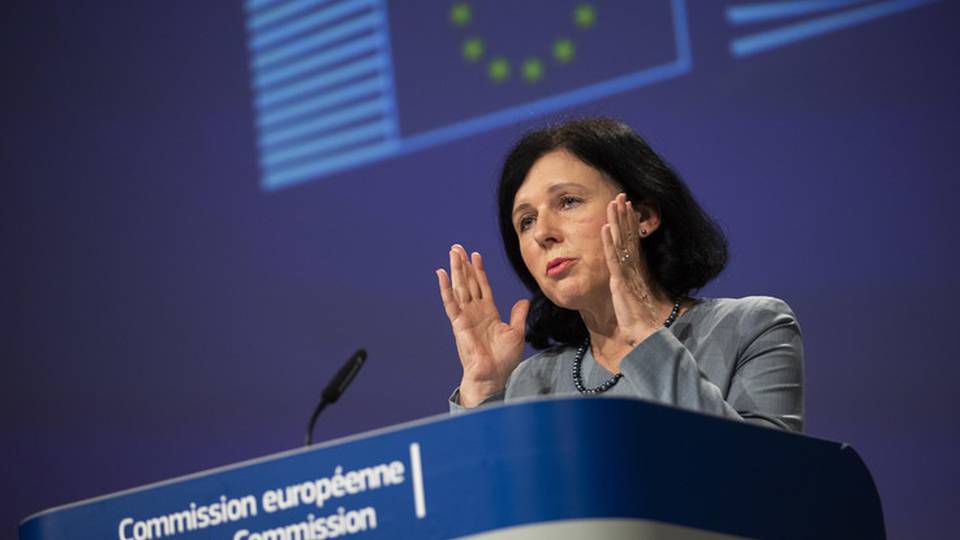 Bruxelles pronta a ricorrere alla Corte Ue sul caso della legge ungherese Bruxelles pronta a ricorrere alla Corte Ue sul caso della legge ungherese
