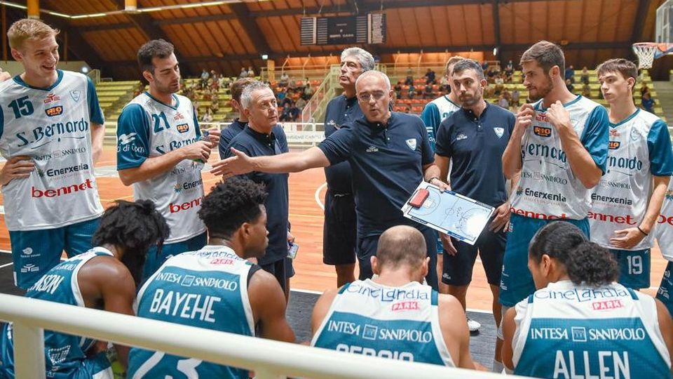 Cantù, adesso si fa sul serio Domenica Treviglio a Desio Cantù, adesso si fa sul serio Domenica Treviglio a Desio