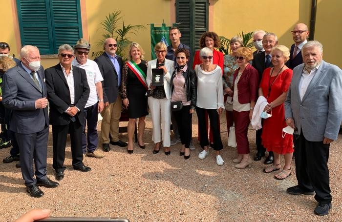 Dirigenti, responsabili, volontari e cda di Ca’ Prina con il prefetto Andrea Polichetti e il sindaco Veronica Airoldi