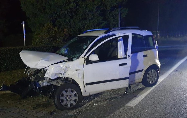 Incidente frontale sulla Novedratese Tre persone ferite in ospedale
