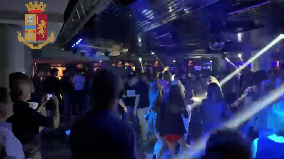 Le danze anticipano i tempi Discoteca chiusa per 5 giorni Le danze anticipano i tempi Discoteca chiusa per 5 giorni