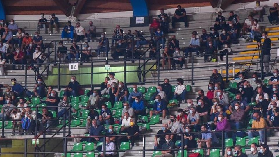 Cantù e gli abbonamenti Una settimana in più Cantù e gli abbonamenti Una settimana in più