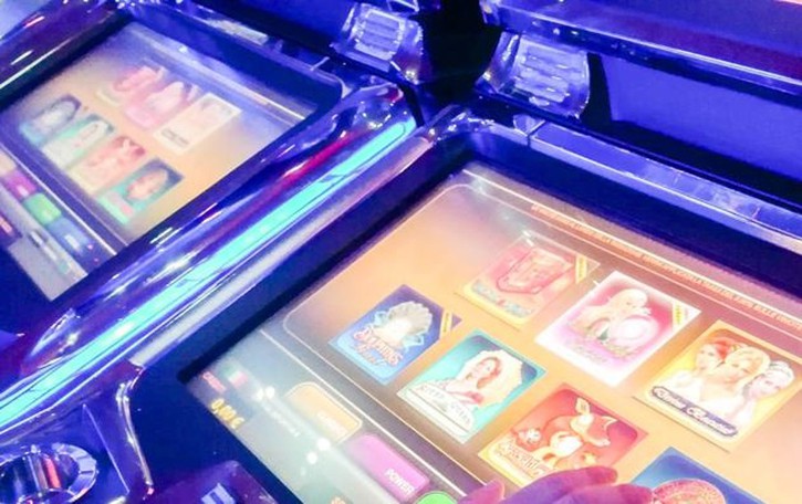 Il titolare non è presente Faloppio, chiusa sala slot