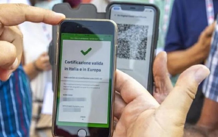 Via al Green pass «E chi ci ripaga per gli assenti?»