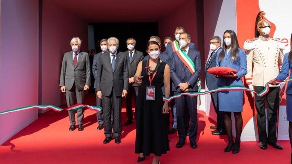 Apre il Supersalone «Prova di coraggio genialità e cultura» Apre il Supersalone «Prova di coraggio genialità e cultura»