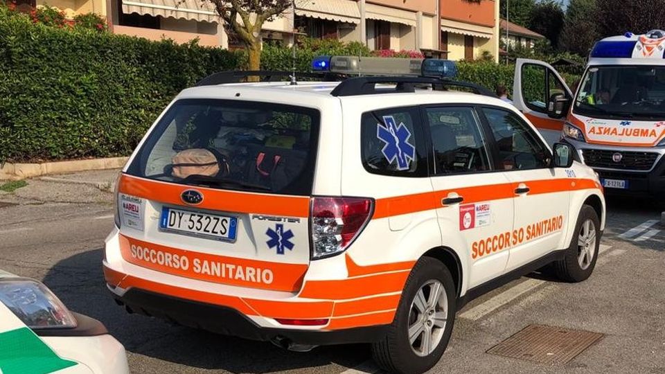 Cade e si ferisce in casa Paura per una bimba a Oltrona Cade e si ferisce in casa Paura per una bimba a Oltrona