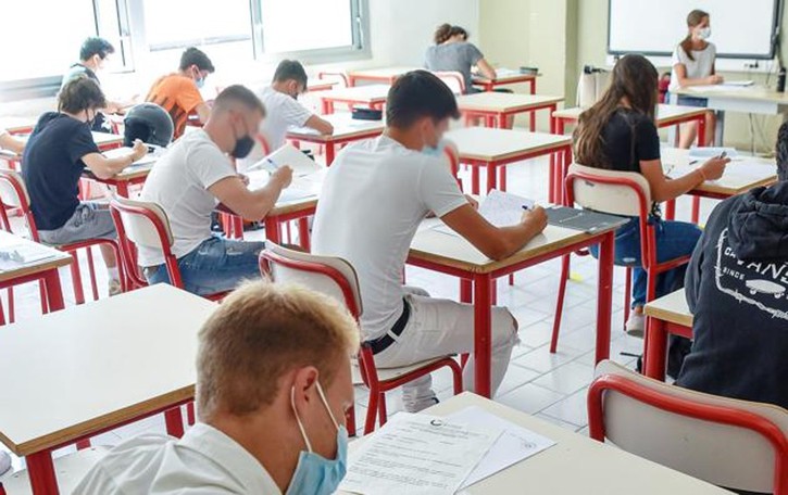 Diploma falso per un lavoro Otto bidelli indagati