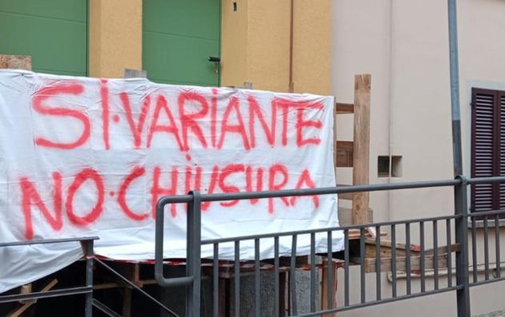 Variante Tremezzina, la protesta degli striscioni