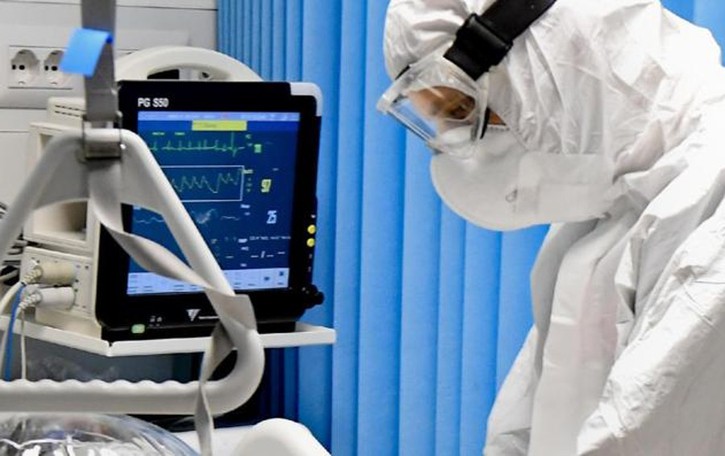 Covid, dieci morti Mai così tanti dal maggio scorso