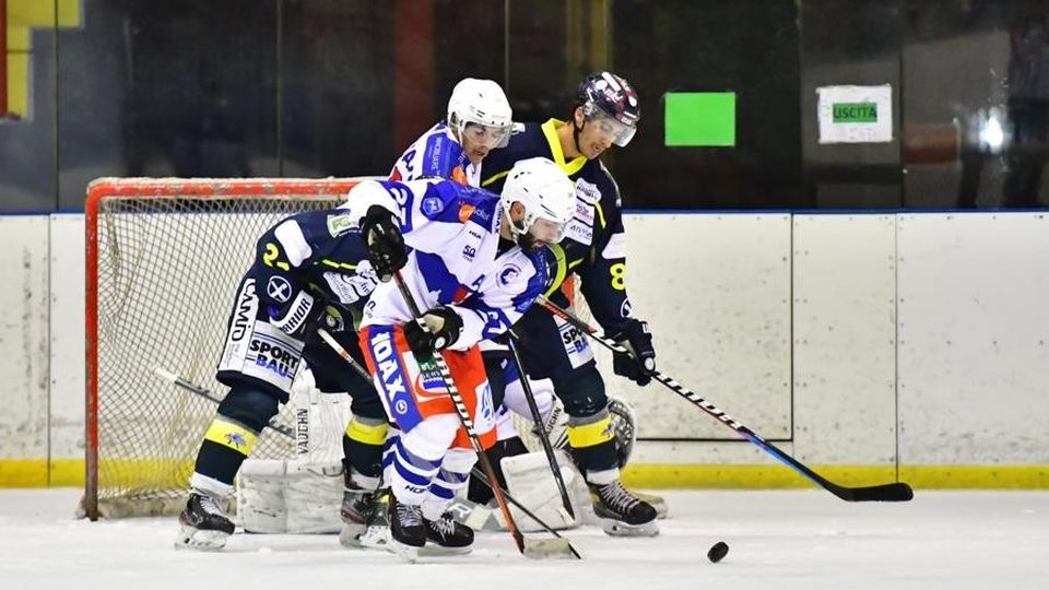 Hockey Como stoico ma non basta Ed è eliminato dalla Coppa Italia Hockey Como stoico ma non basta Ed è eliminato dalla Coppa Italia