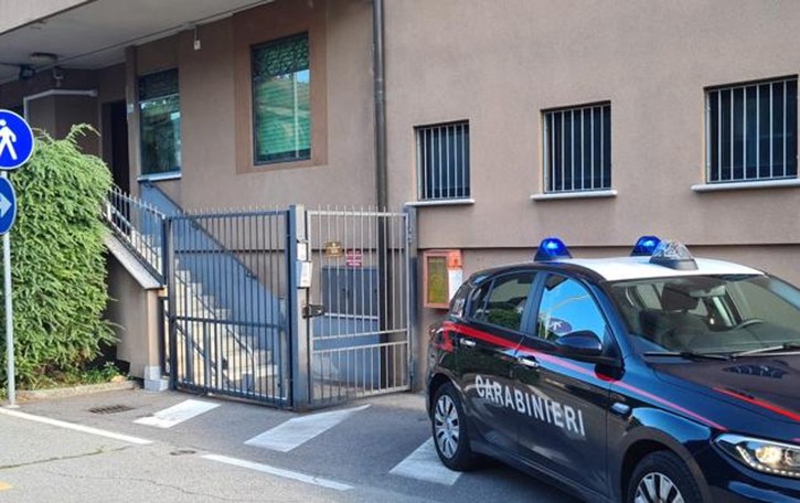 Non si ferma con l’auto ai controlli Arrestato perché ha finito la benzina