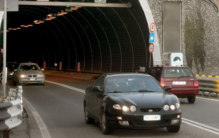 Cremia, incidente in galleria Grave uomo di 43 anni