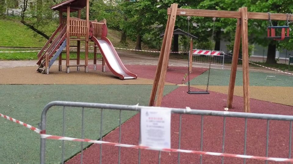 Vandalismi e spaccio nei parchi gioco Cadorago, il sindaco vuole 25 telecamere Vandalismi e spaccio nei parchi gioco Cadorago, il sindaco vuole 25 telecamere