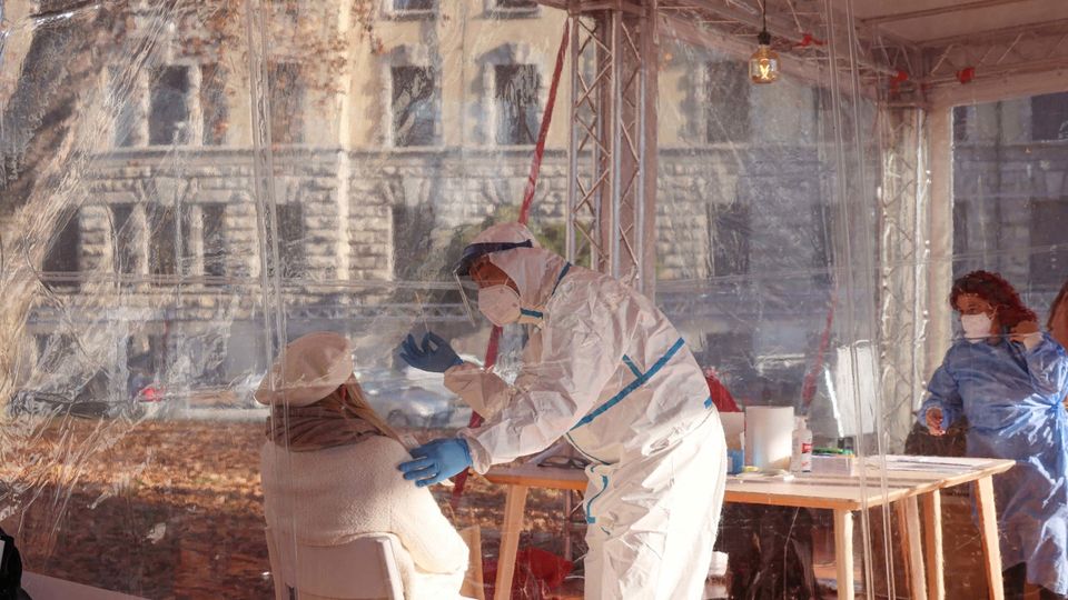Covid: 40.522 nuovi contagi, le vittime sono 113 Covid: 40.522 nuovi contagi, le vittime sono 113