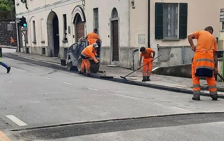 Arriva l’asfalto dopo la fibra Tim al lavoro da domani ad Anzano