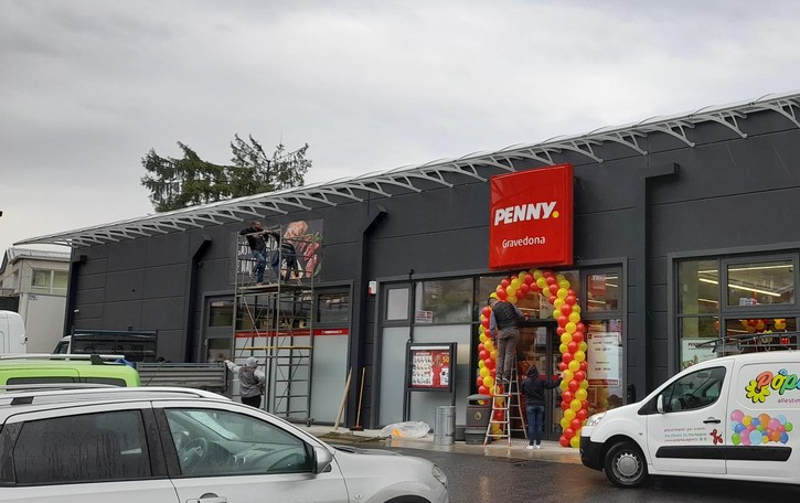 Cambia l’insegna del discount Salvi i dipendenti