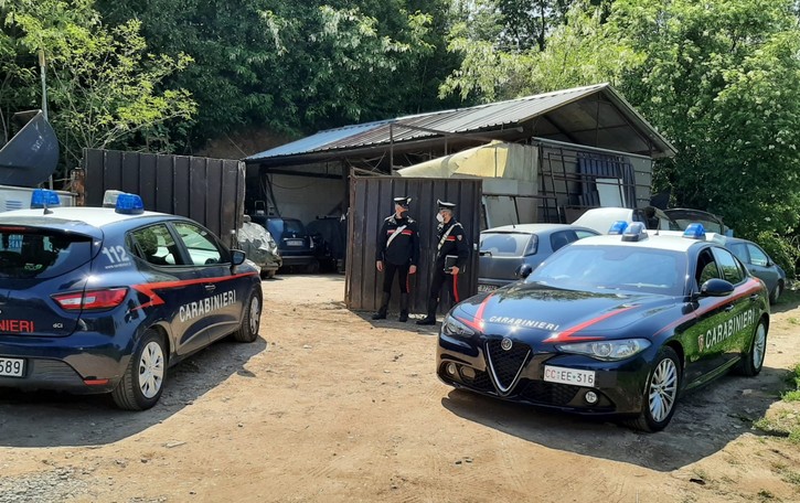 Un’officina per smontare auto rubate Mariano, tre arresti a Cascina Polirolo