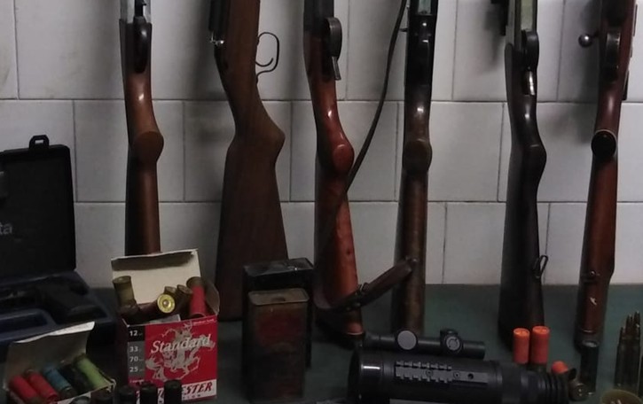 Valle Intelvi, munizioni e fucili illegali Denunciati due bracconieri