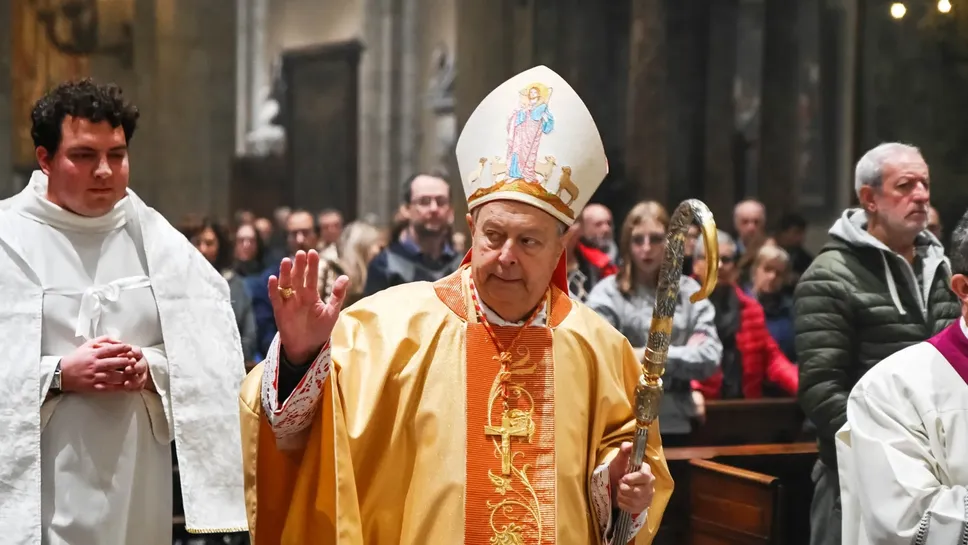 Monsignor Oscar Cantoni  ieri in Duomo per il pontificale di Ognissanti