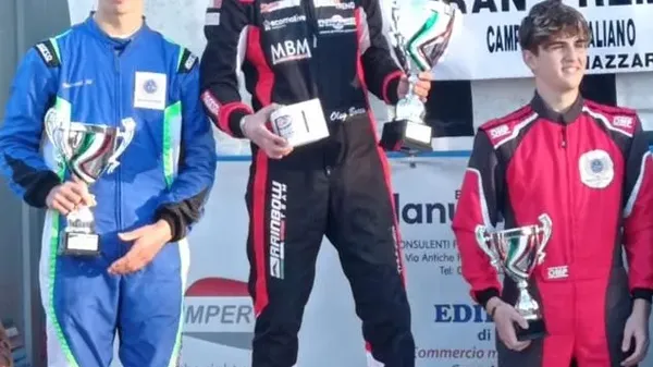 Mattia Andreania sinistra sul podio