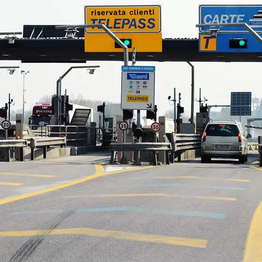 Passa 170 volte il telepass senza pagare denunciato Svizzero