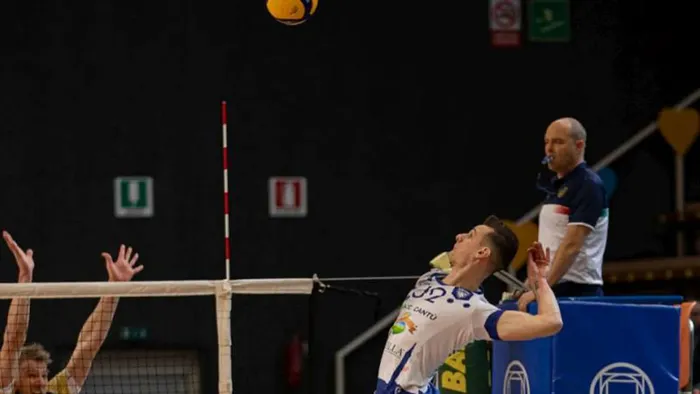 Volevo solo giocare a pallavolo - Silvia Biasi - Antonella Stelitano - - Libro - Ediciclo