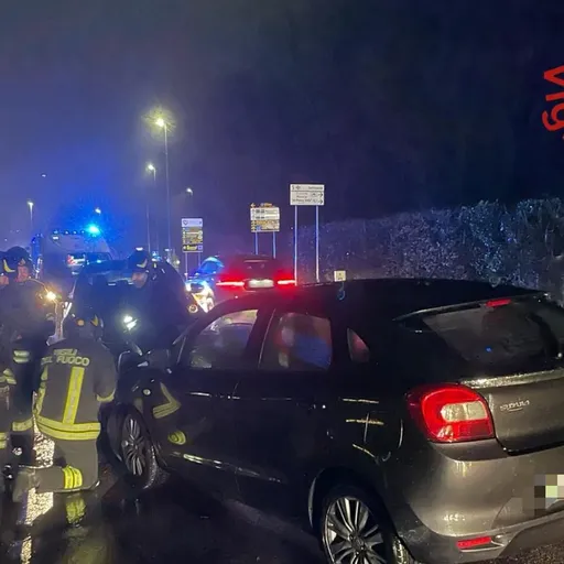 Frontale sulla statale per Bergamo: due feriti