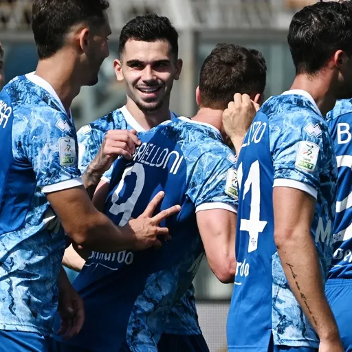 Il Venezia vince, ma il Como guadagna un punto sulla terza: +3 - Sport