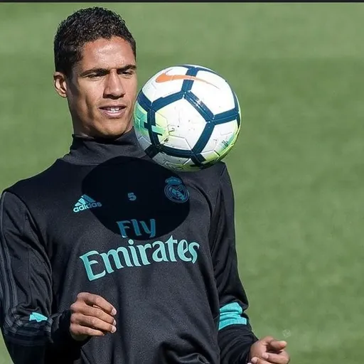 Varane, dieci giorni per dire sì o no al Como - Sport Calcio Como calcio