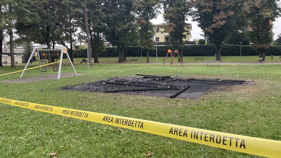 L’area giochi del centro sportivo: ora l’ingresso è vietato L’area giochi del centro sportivo: ora l’ingresso è vietato