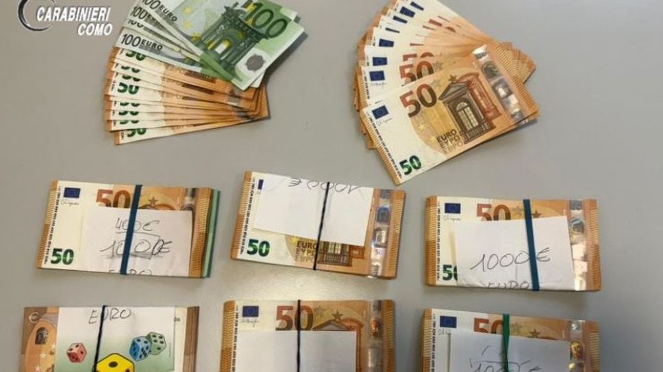 Gli 8mila euro in contanti che il finto carabiniere aveva portato via alla vittima