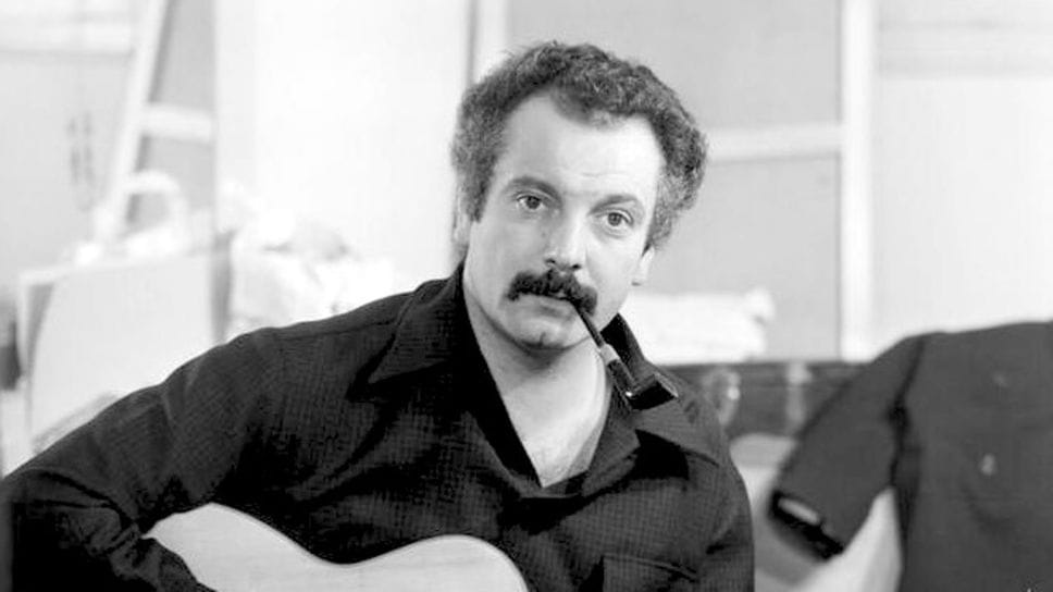 Georges Brassens (Sète, 1921–Saint-Gély-du-Fesc, 1981) è stato cantautore, poeta e attore francese. Georges Brassens (Sète, 1921–Saint-Gély-du-Fesc, 1981) è stato cantautore, poeta e attore francese.