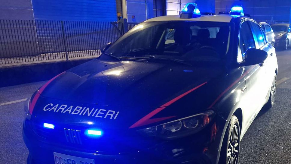 Sono intervenuti i carabinieri della compagnia di Como Sono intervenuti i carabinieri della compagnia di Como
