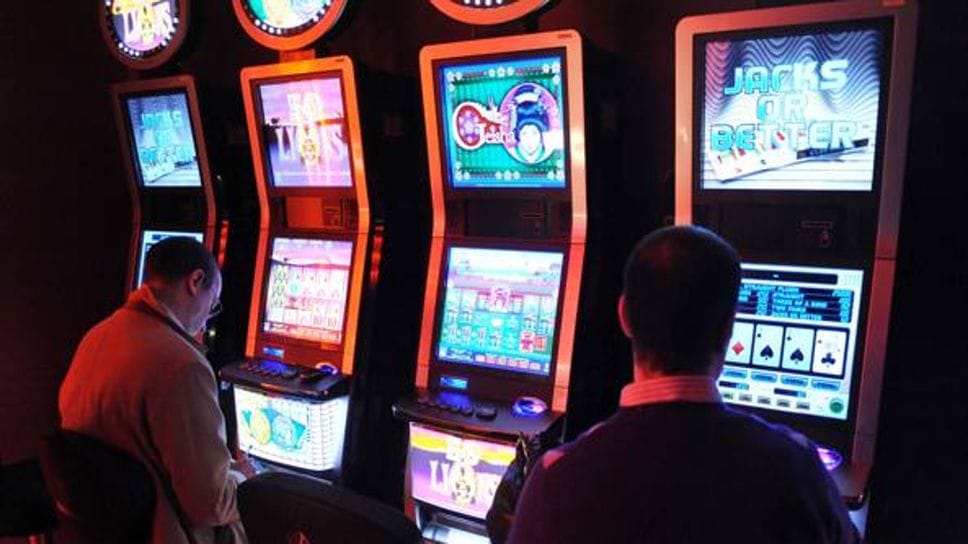 Spesi in gratta & vinci, scommesse online e slot machines