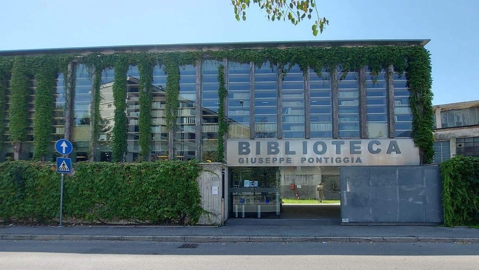 La biblioteca Giuseppe Pontiggia di via Joriati, La biblioteca Giuseppe Pontiggia di via Joriati,