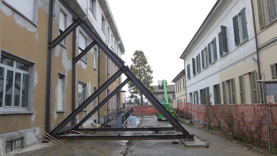 Il Blocco B è puntellato e inagibile da più di vent’anni Il Blocco B è puntellato e inagibile da più di vent’anni