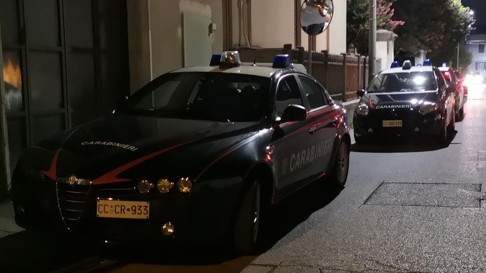 Il giovane è stato arrestato carabinieri della Tenenza di Mariano Comense in un bar di via Matteotti