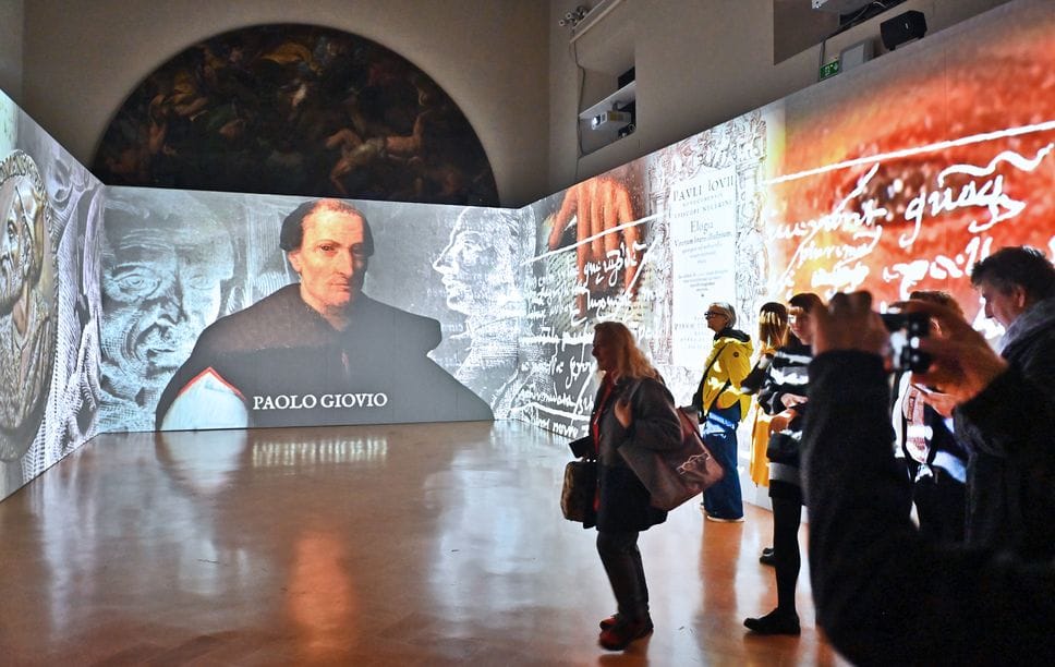Un’installazione multimediale su Giovio e i suoi ritratti nell’auditorium della Pinacoteca