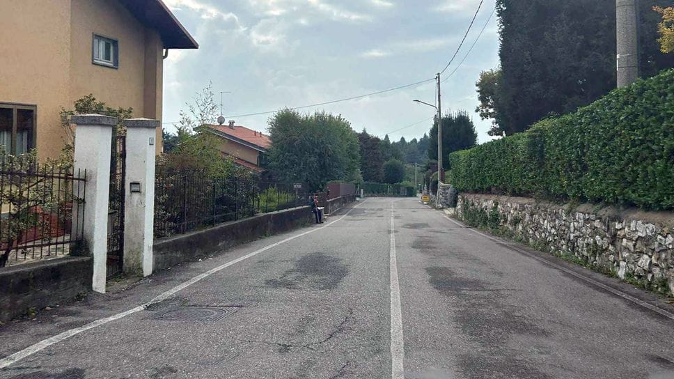 Via Roma a Proserpio, la strada dove si sono verificati i furti Via Roma a Proserpio, la strada dove si sono verificati i furti