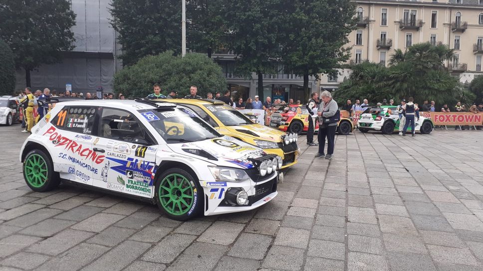 Piazza Cavour come sempre centro motore del Rally