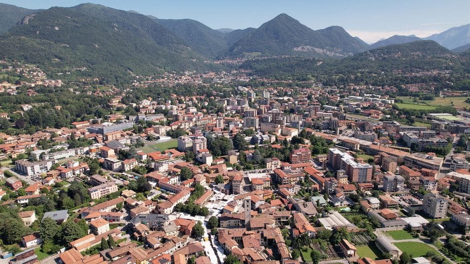 Un panorama di Erba: cresce il consumo del territorio Un panorama di Erba: cresce il consumo del territorio
