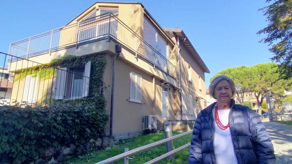 La palazzina comunale di piazza San Carlo 6 e la sindaca Anna Seregni