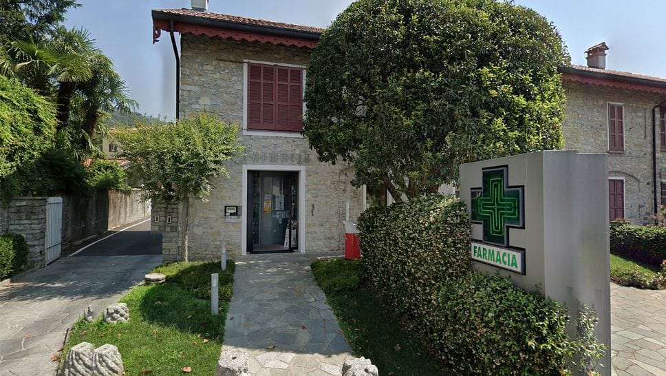 La farmacia rapinata ad Albavilla