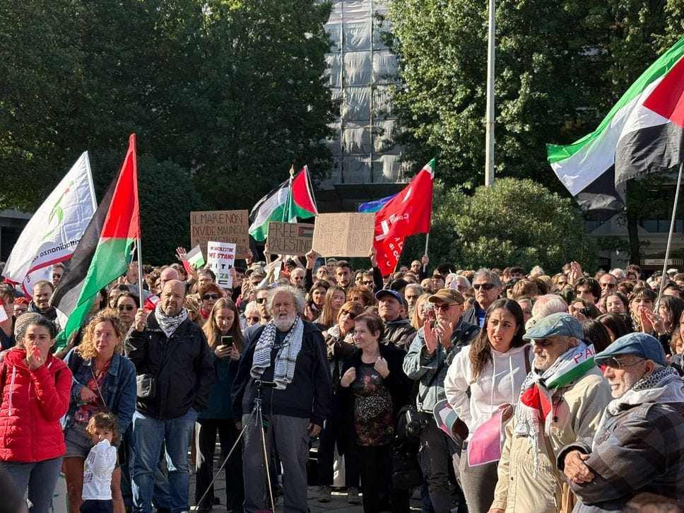Presidio in piazza Cavour per Gaza Presidio in piazza Cavour per Gaza